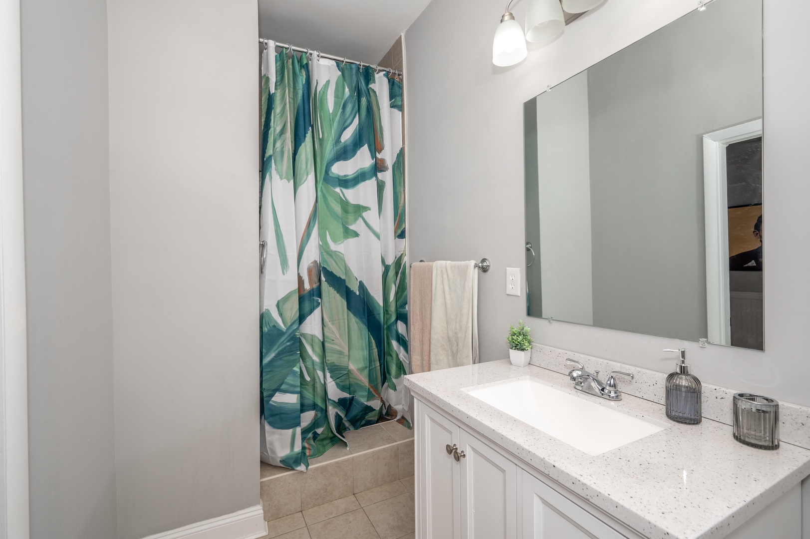 Bathroom #1 Shower/Tub Combo