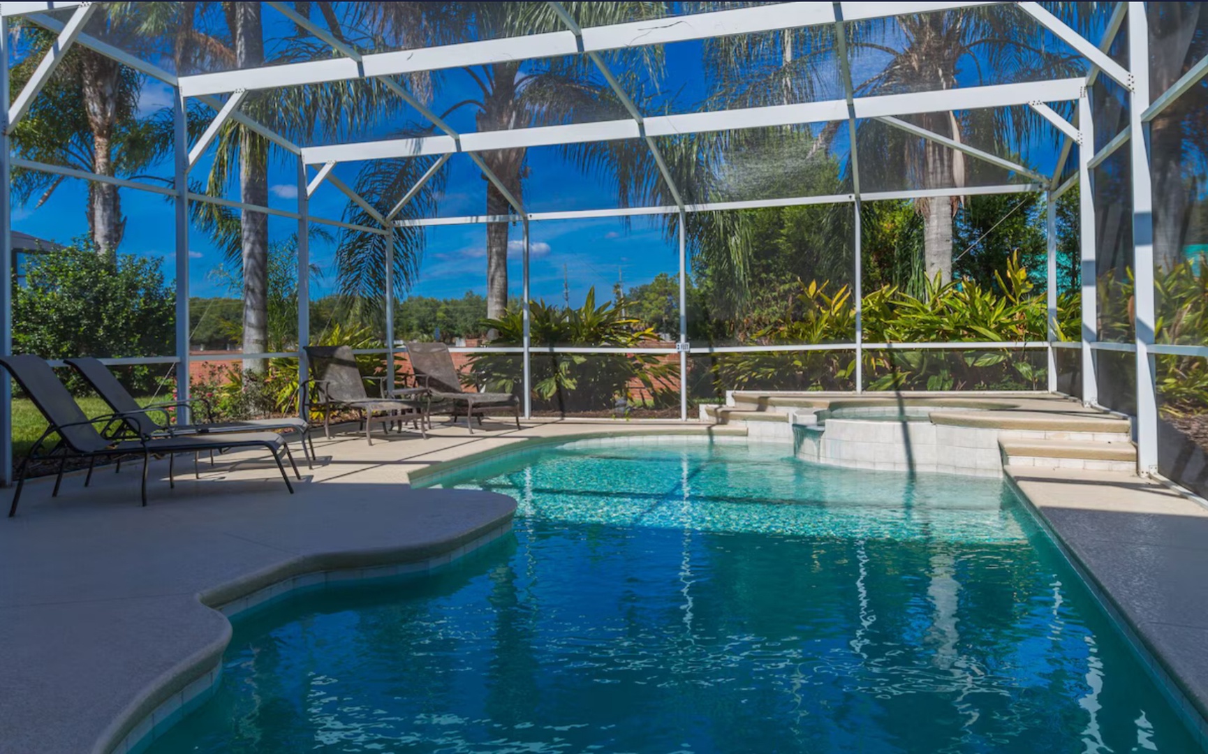 Make a splash in the private pool or soak your cares away in the bubbling hot tub!