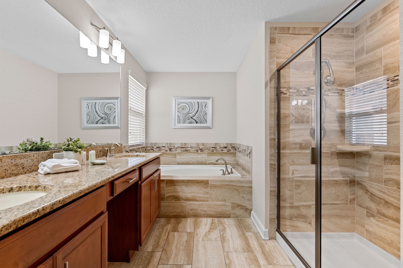 Ensuite with separate shower and tub