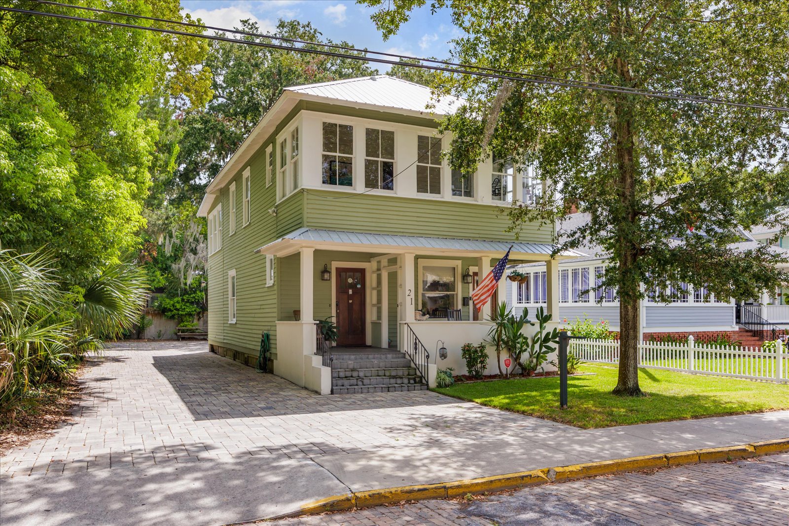 This gorgeous St. Augustine duplex offers driveway parking for 2 vehicles