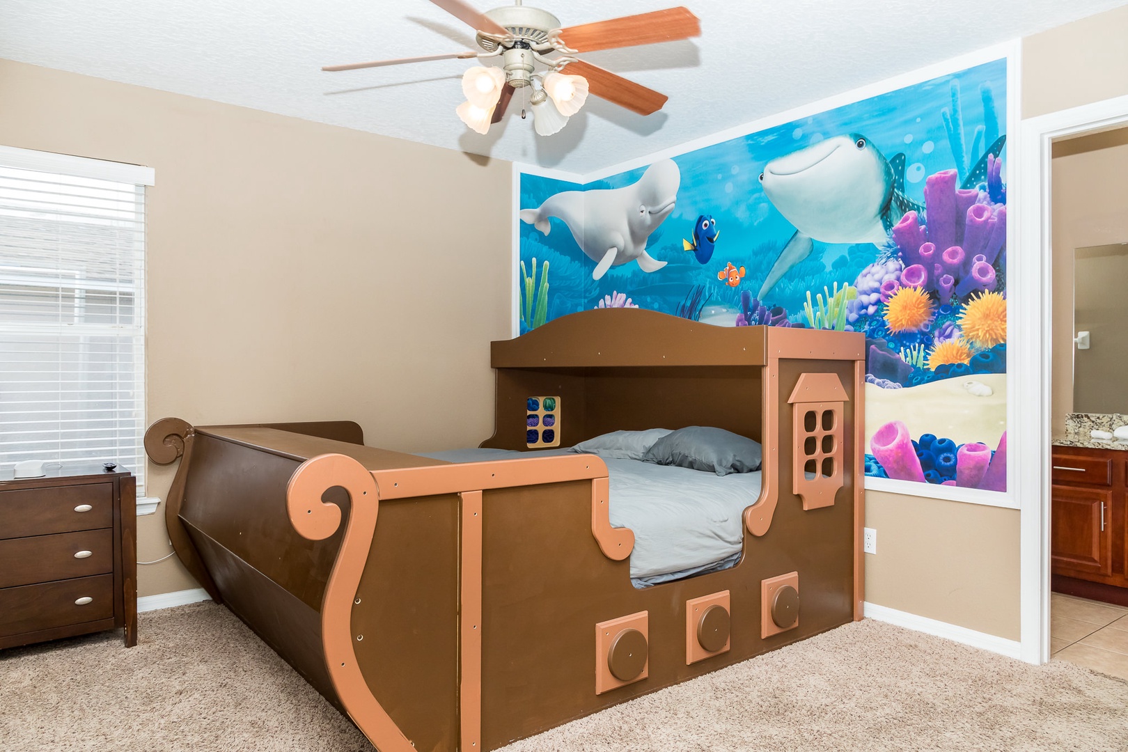 Who doesn't love sleeping under the sea?