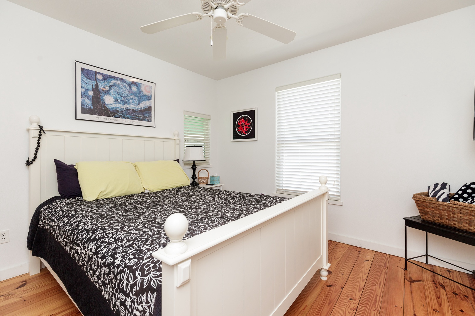 This queen suite offers a private en suite, Smart TV, & ceiling fan