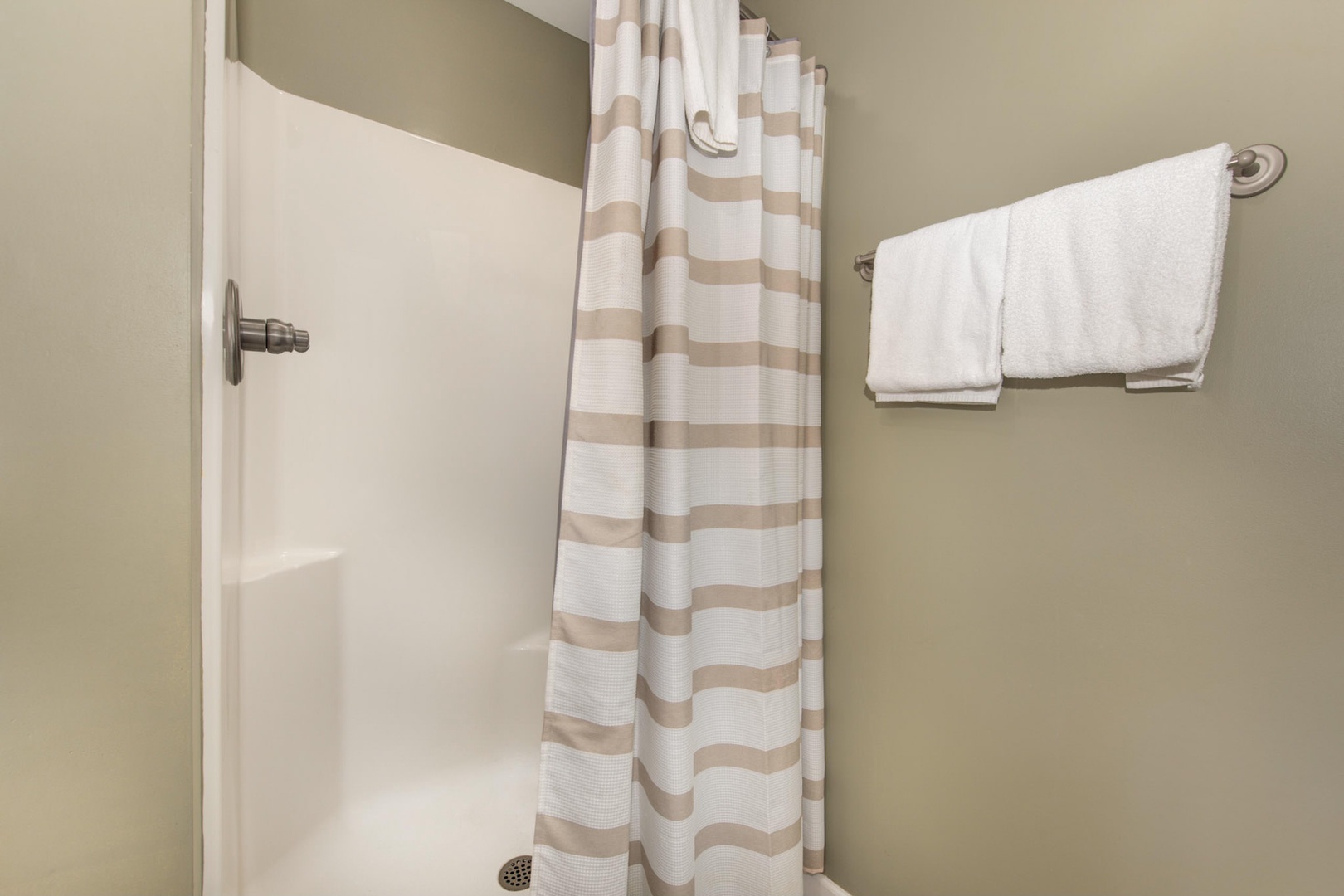 Bathroom #1 Shower and Tub  En-Suite to Bedroom #1