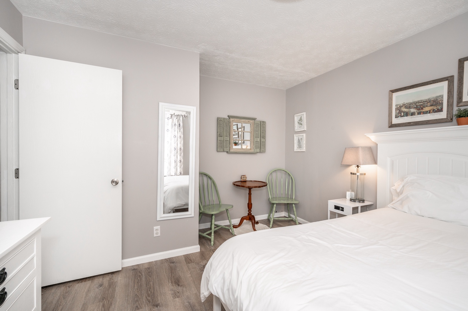 The final bedroom sanctuary includes a queen bed & Smart TV