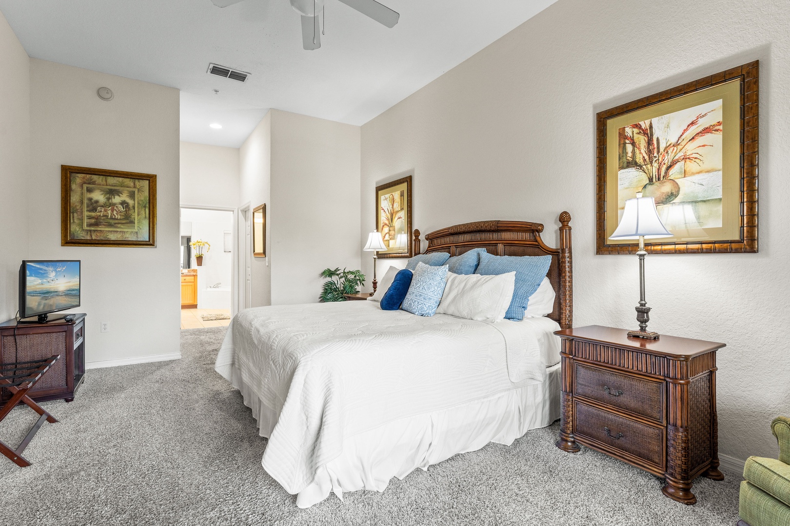 The regal king suite boasts a private ensuite, TV, ceiling fan & balcony access