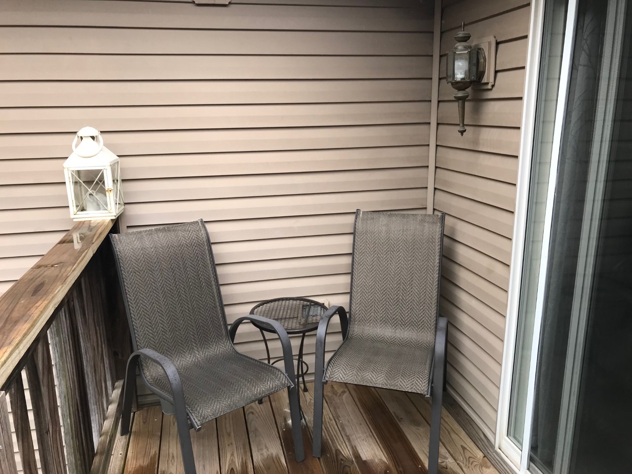 Balcony with outdoor seating (Unit #4)