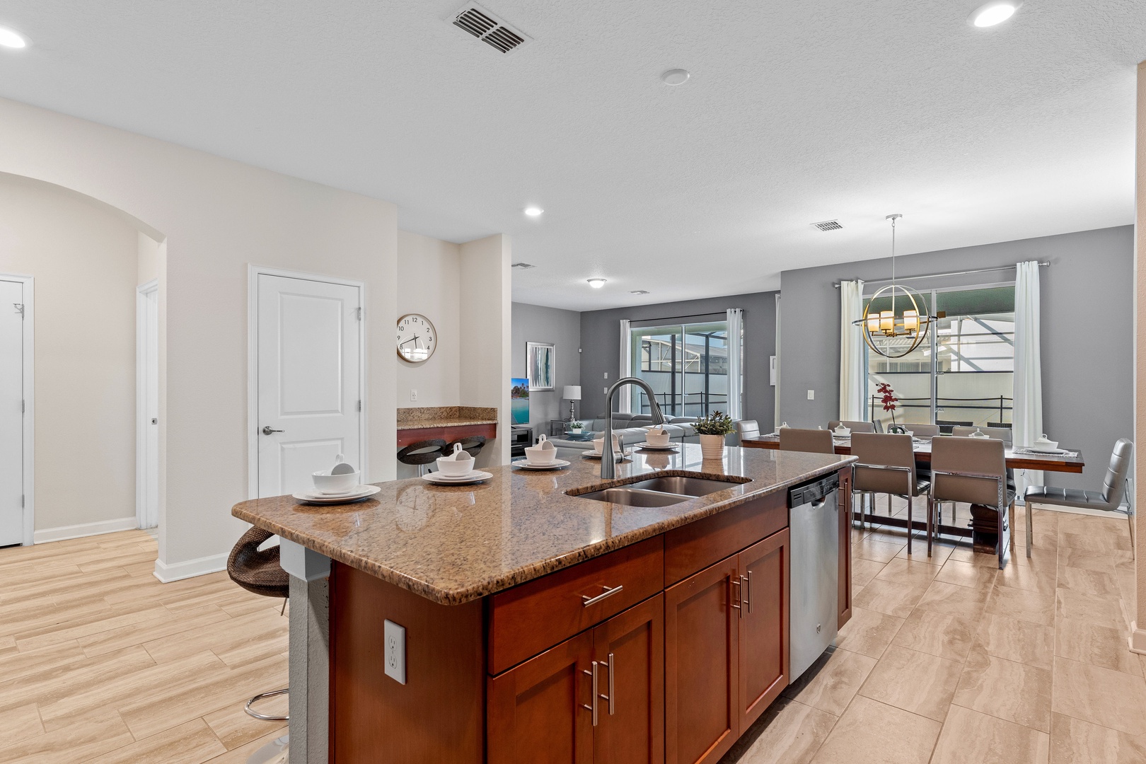 Fully equipped kitchen
