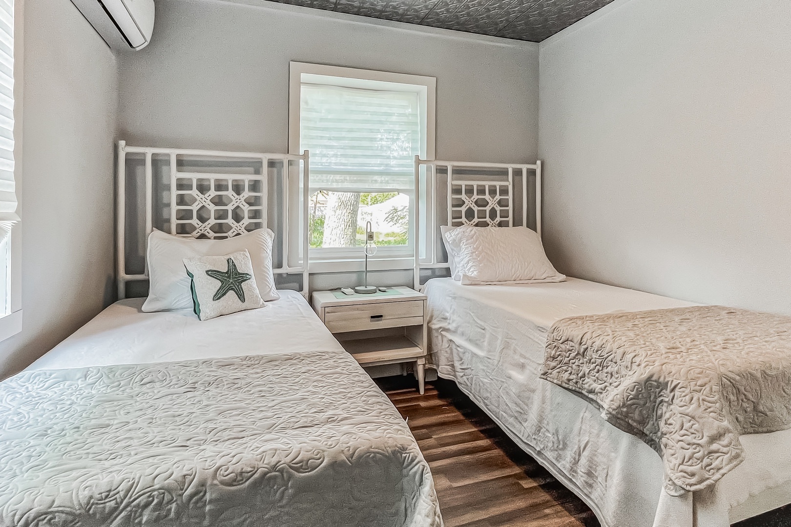 Bedroom #2 with Twin Beds