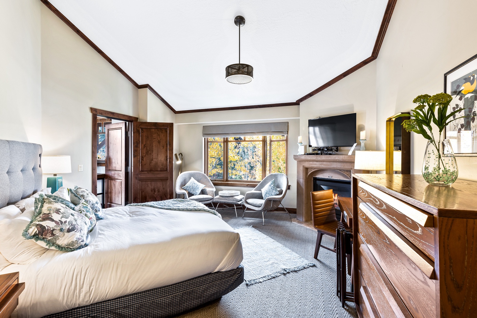 Bedroom 2 | King Bed, Fireplace, Lounge Area, Desk, Kitchenette & En-suite