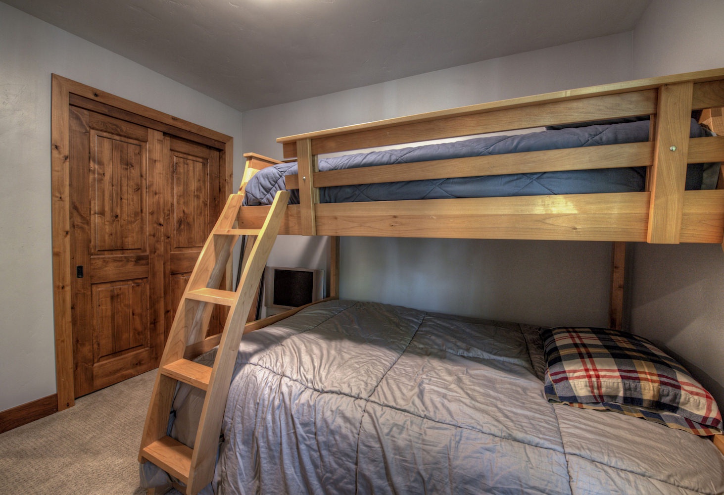 3rd bedroom: Twin/Full bunkbed, great for kids