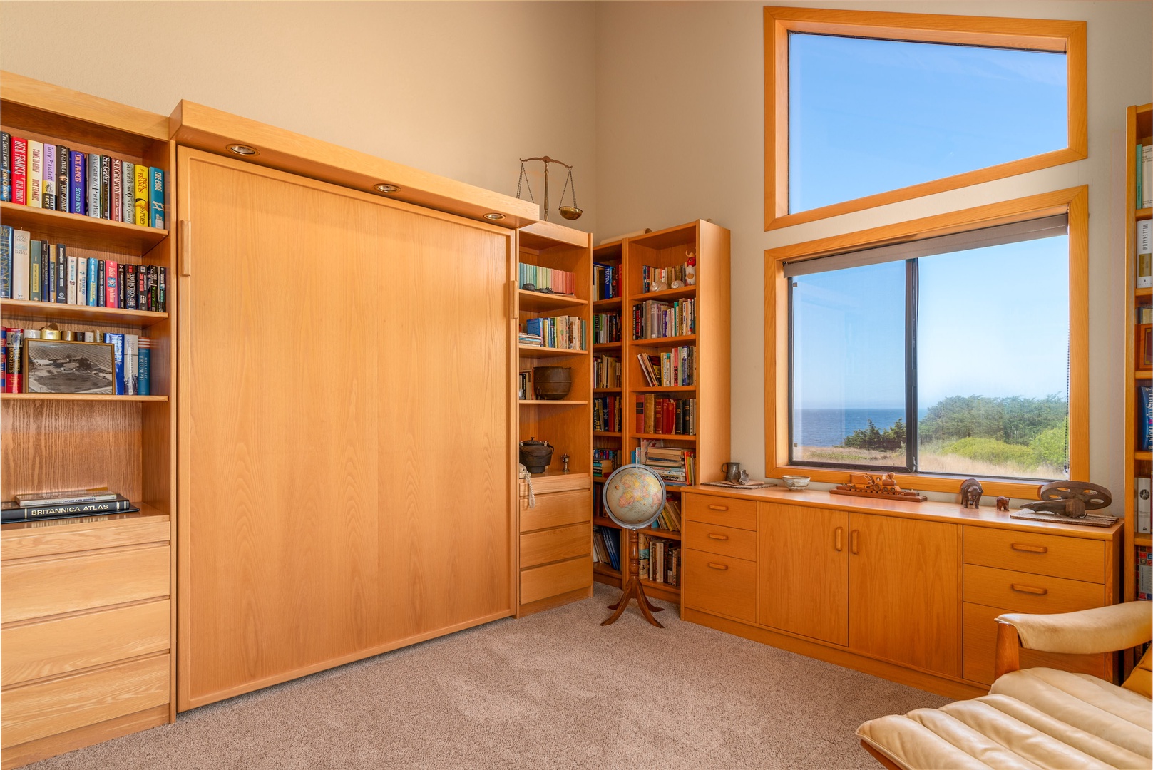 Maine Northeast Rowhouse Decor Bedroom