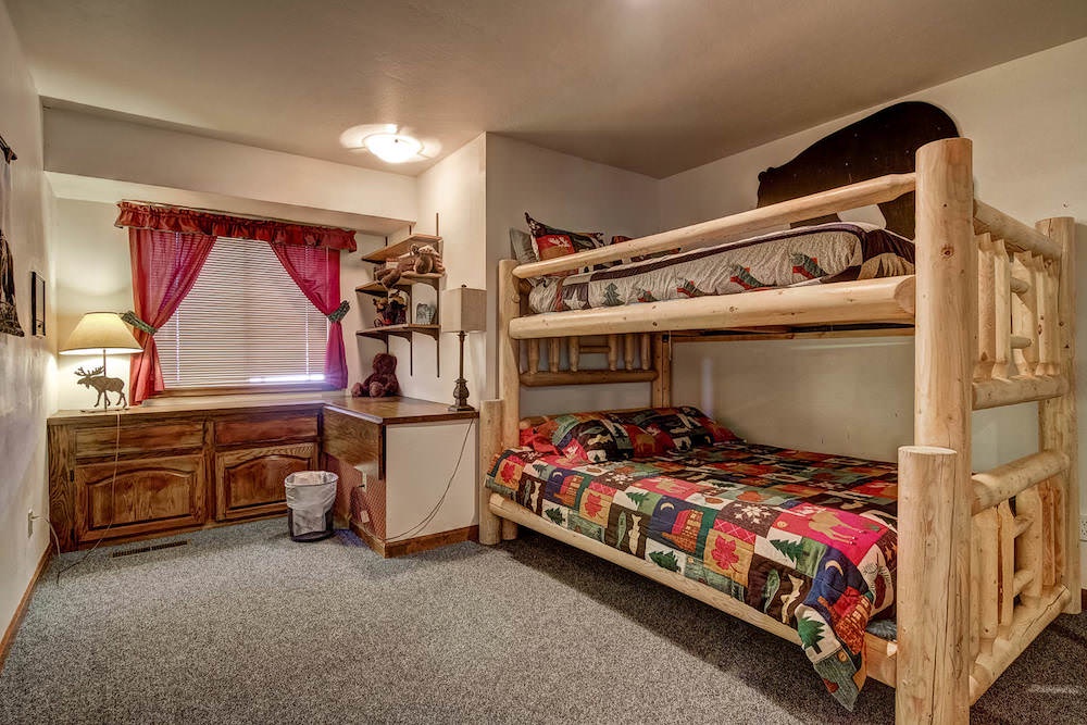 Bedroom 4: Full over Full bunk beds