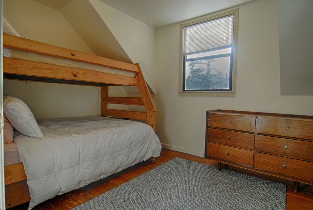 5th bedroom: Twin/Full bunkbed great for kids