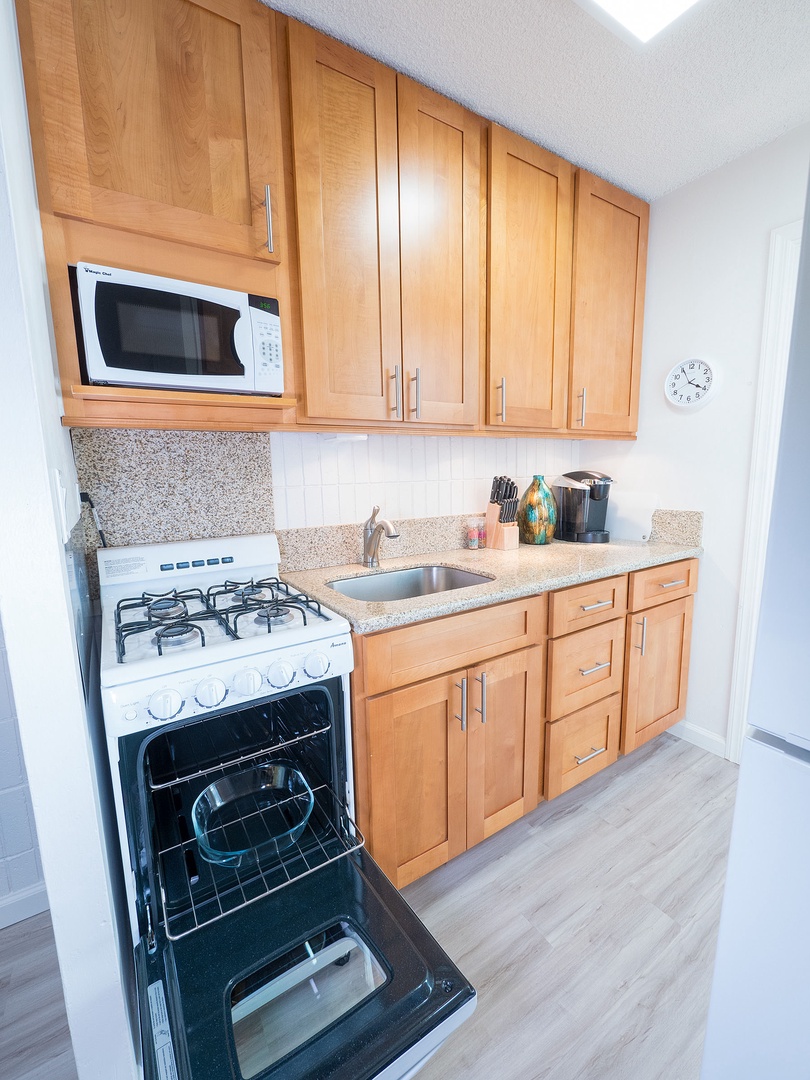 FULLY stocked kitchen great for home cooked meals