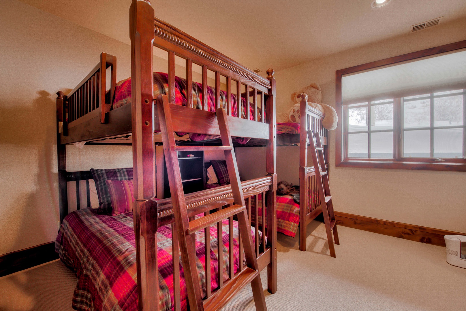 3rd bedroom: Twin bunkbeds