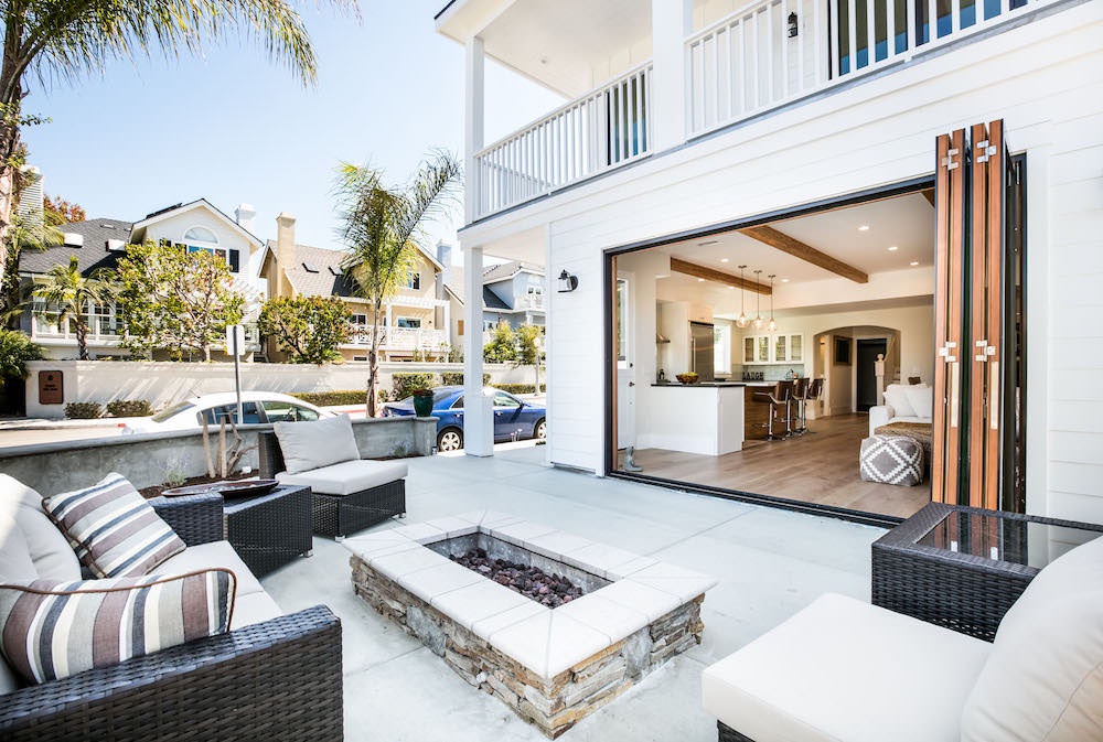 Front patio with firepit