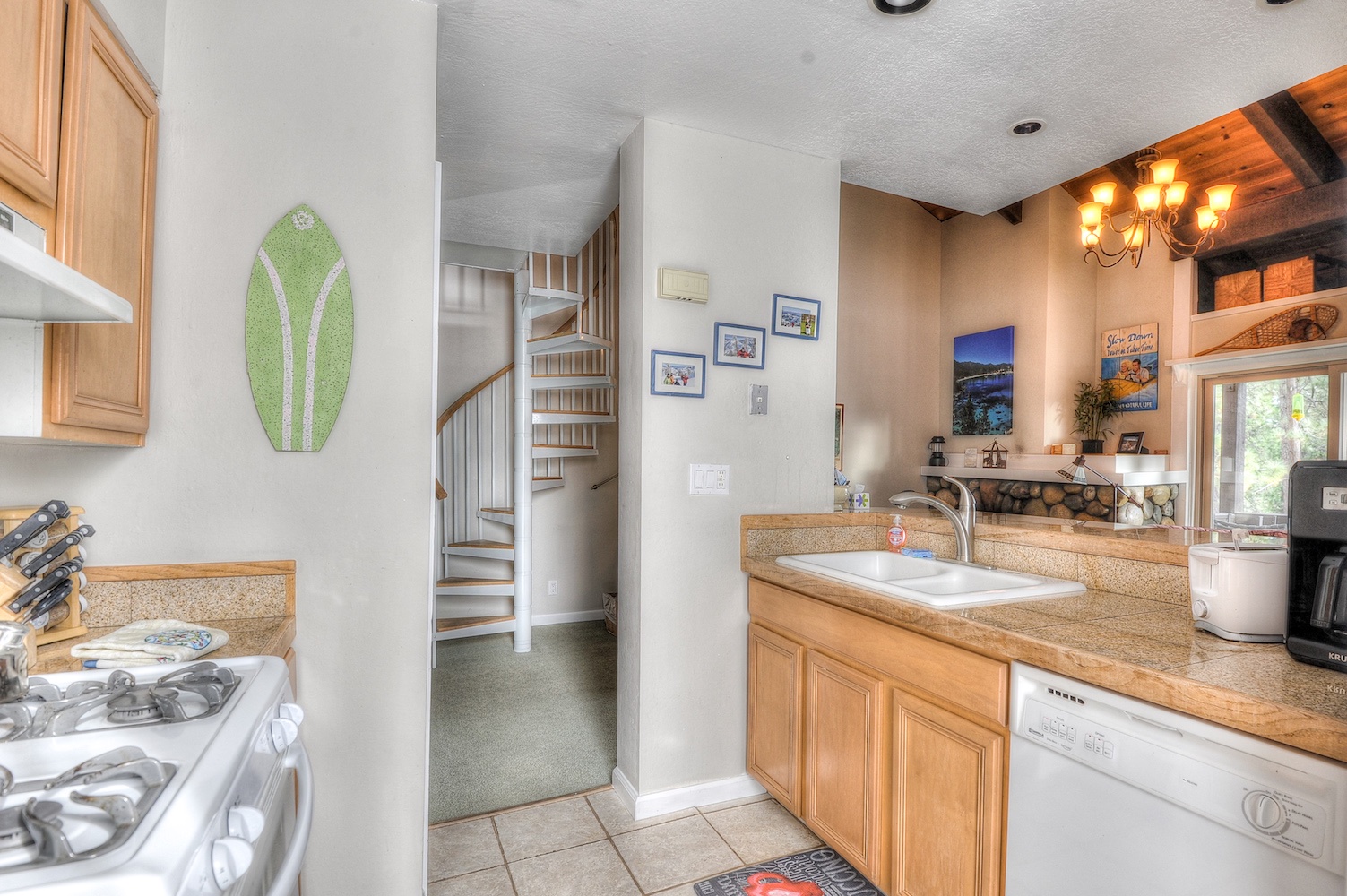 Fully equipped kitchen w/ toaster, drip coffee maker, slow cooker, blender, spices, and more!