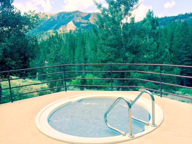 Aspen Creek hot tub