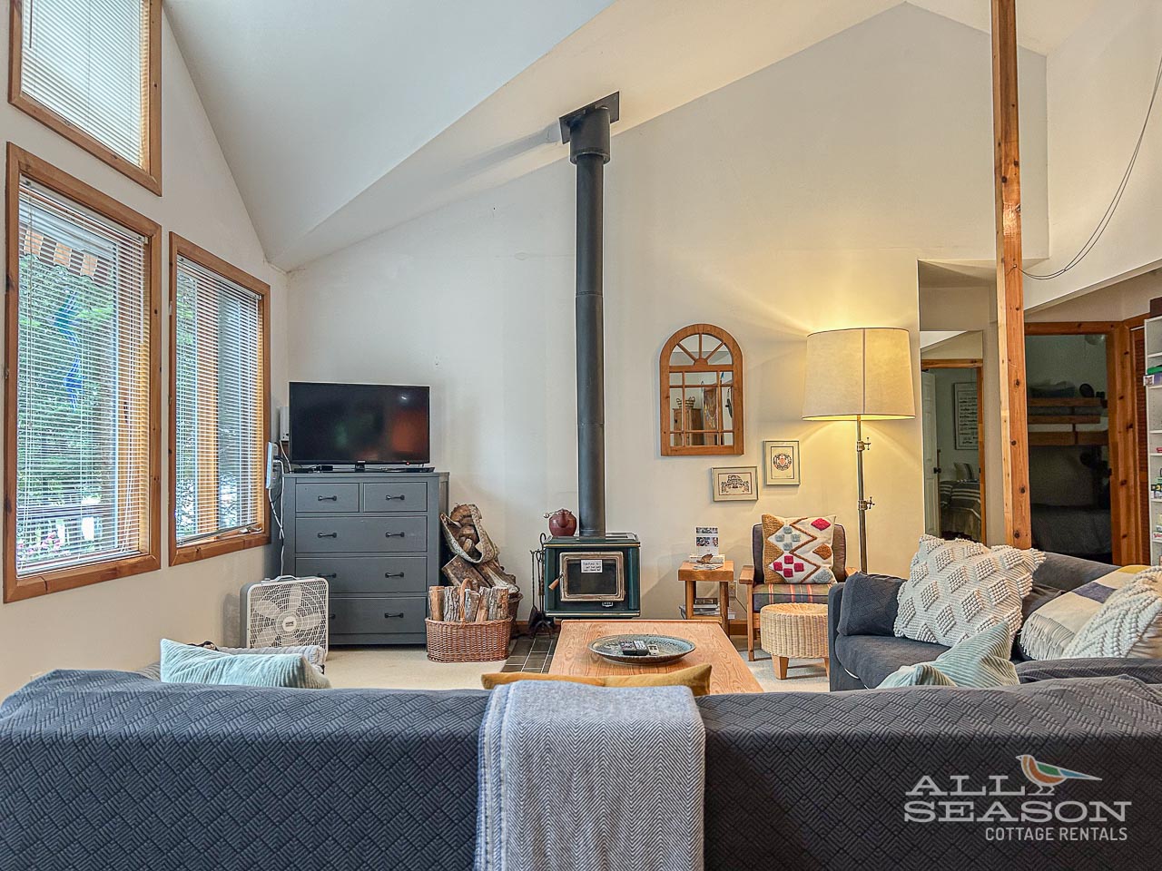 Dockside-Drift-Living room