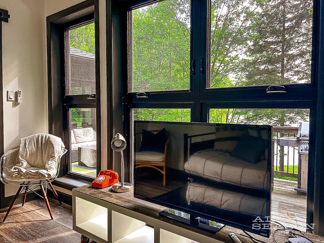 Bob-Haven-Tv in bedroom #4