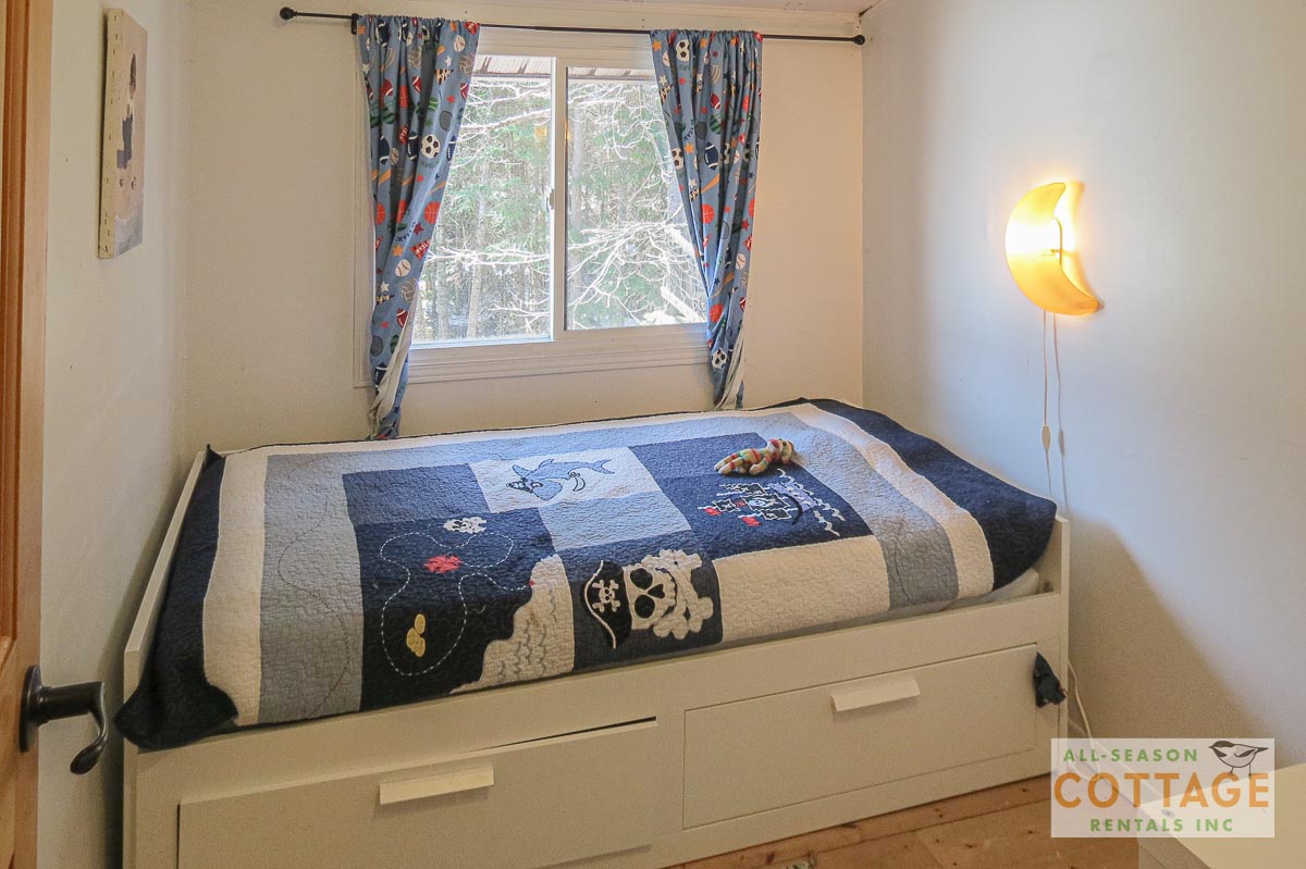 Bedroom #2 (Twin bed)