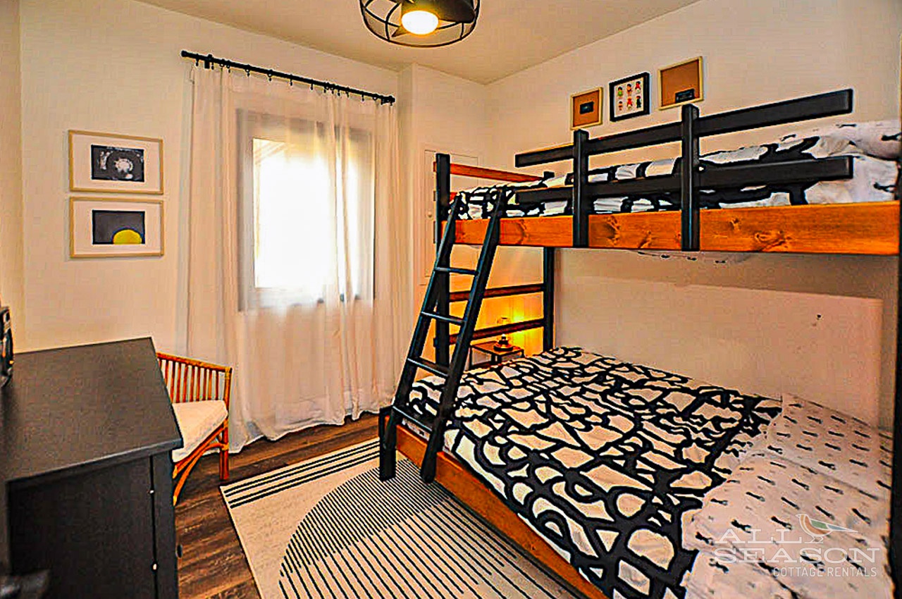 Bob-Haven-Bunk room-Double-Single