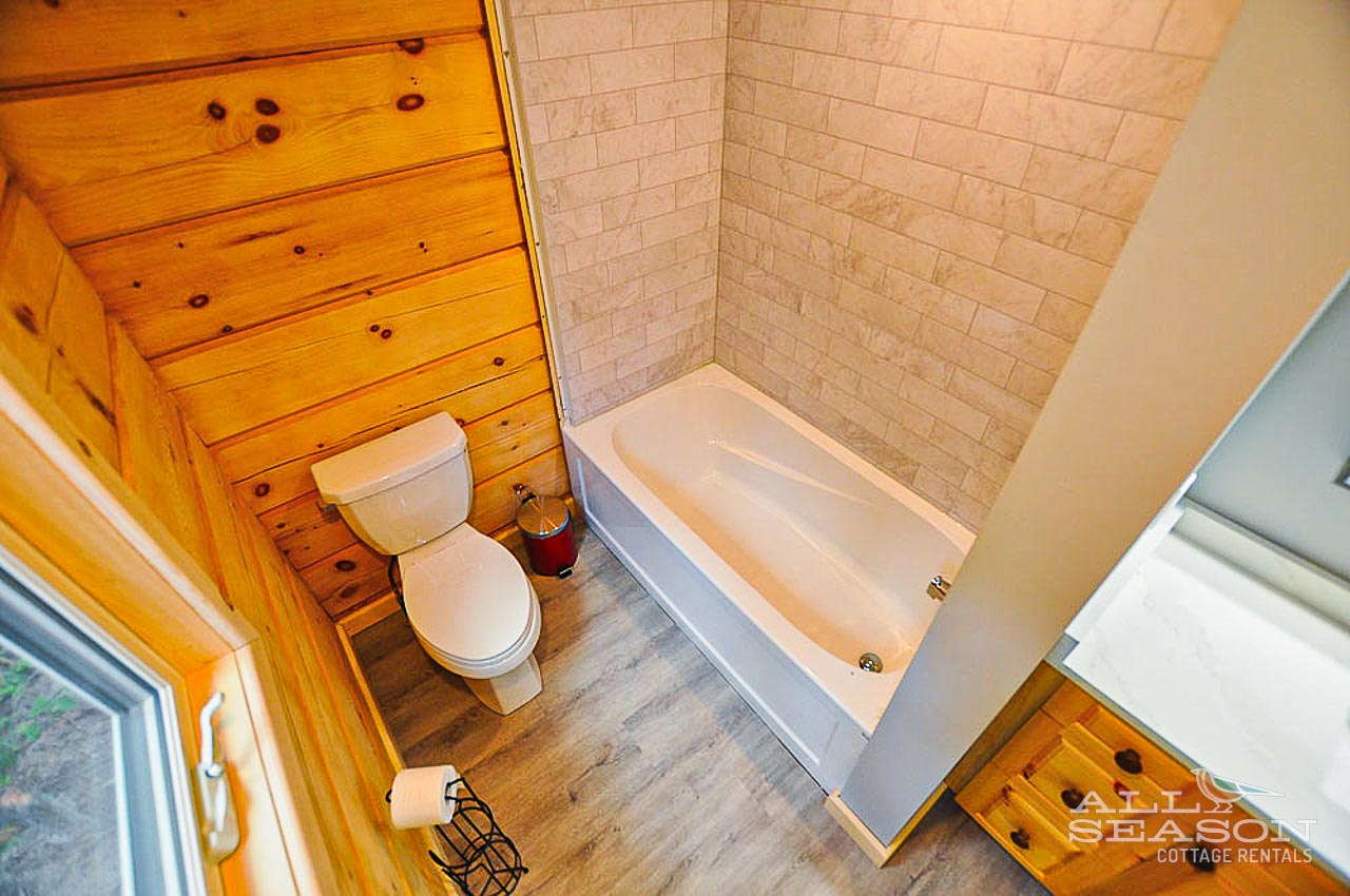 Flagstone_Main floor 4PC washroom