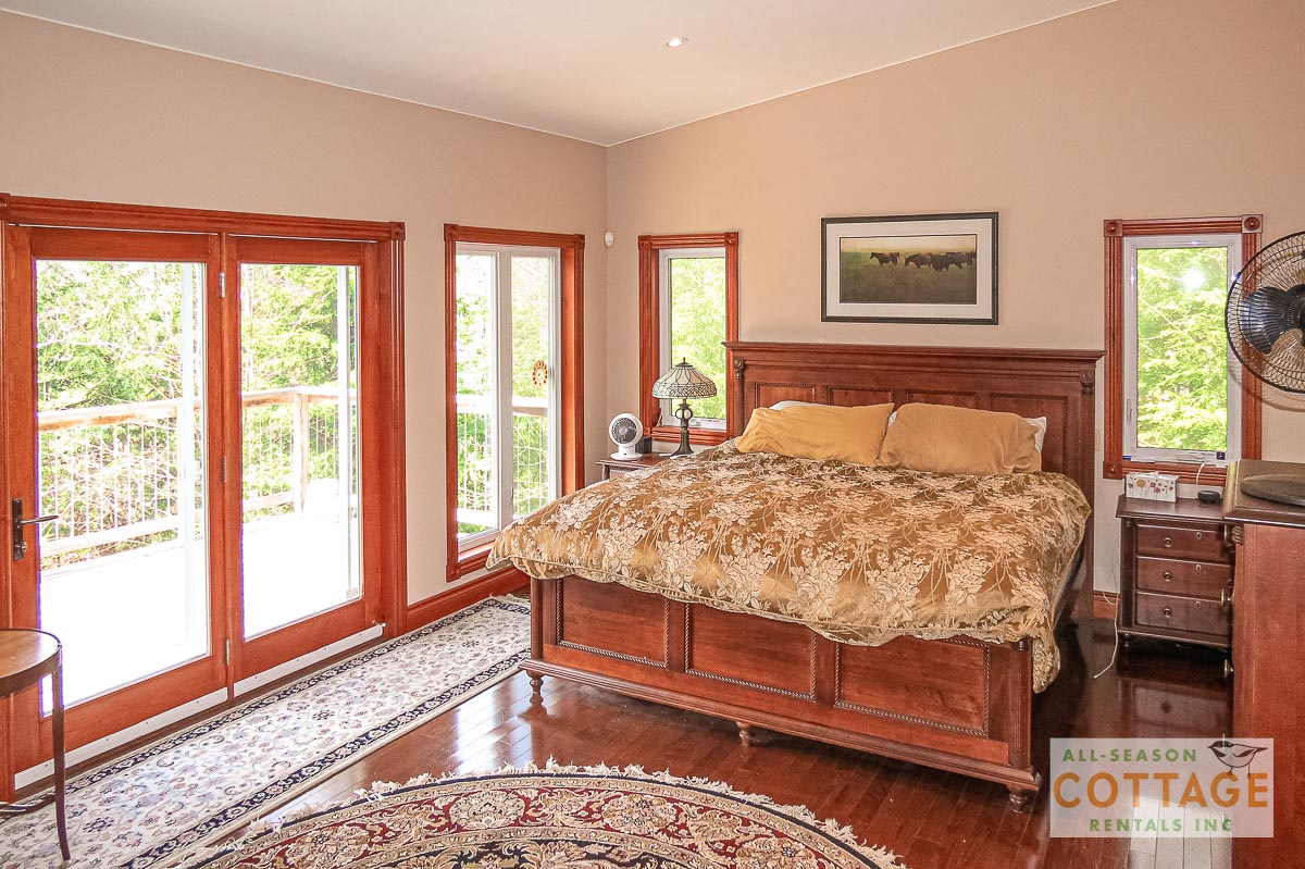 Bedroom #1 (King Bed)