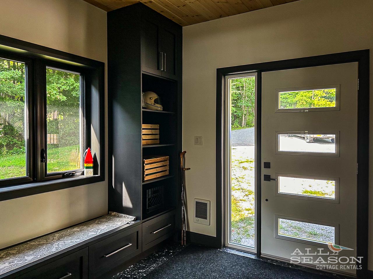 Bob-Haven-Entrance room