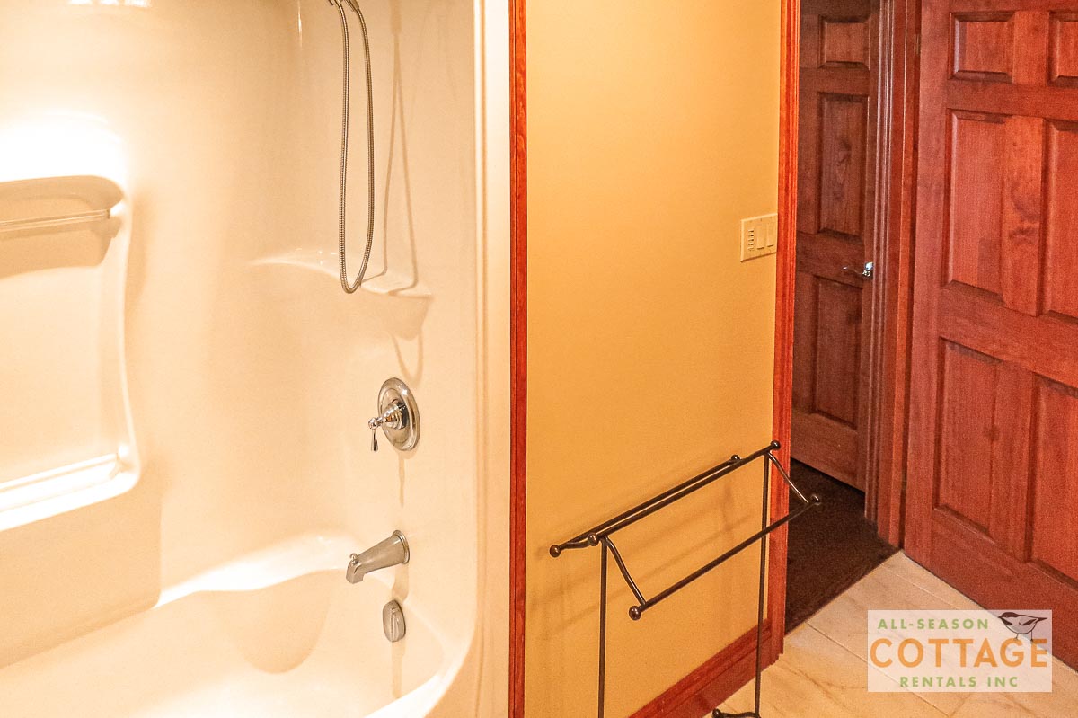 Downstairs 4PC washroom