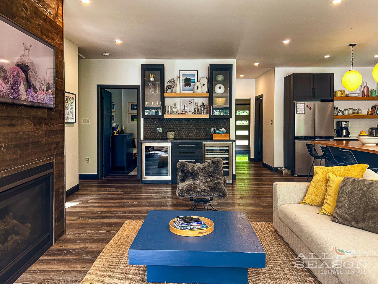 Bob-Haven-View to bar area