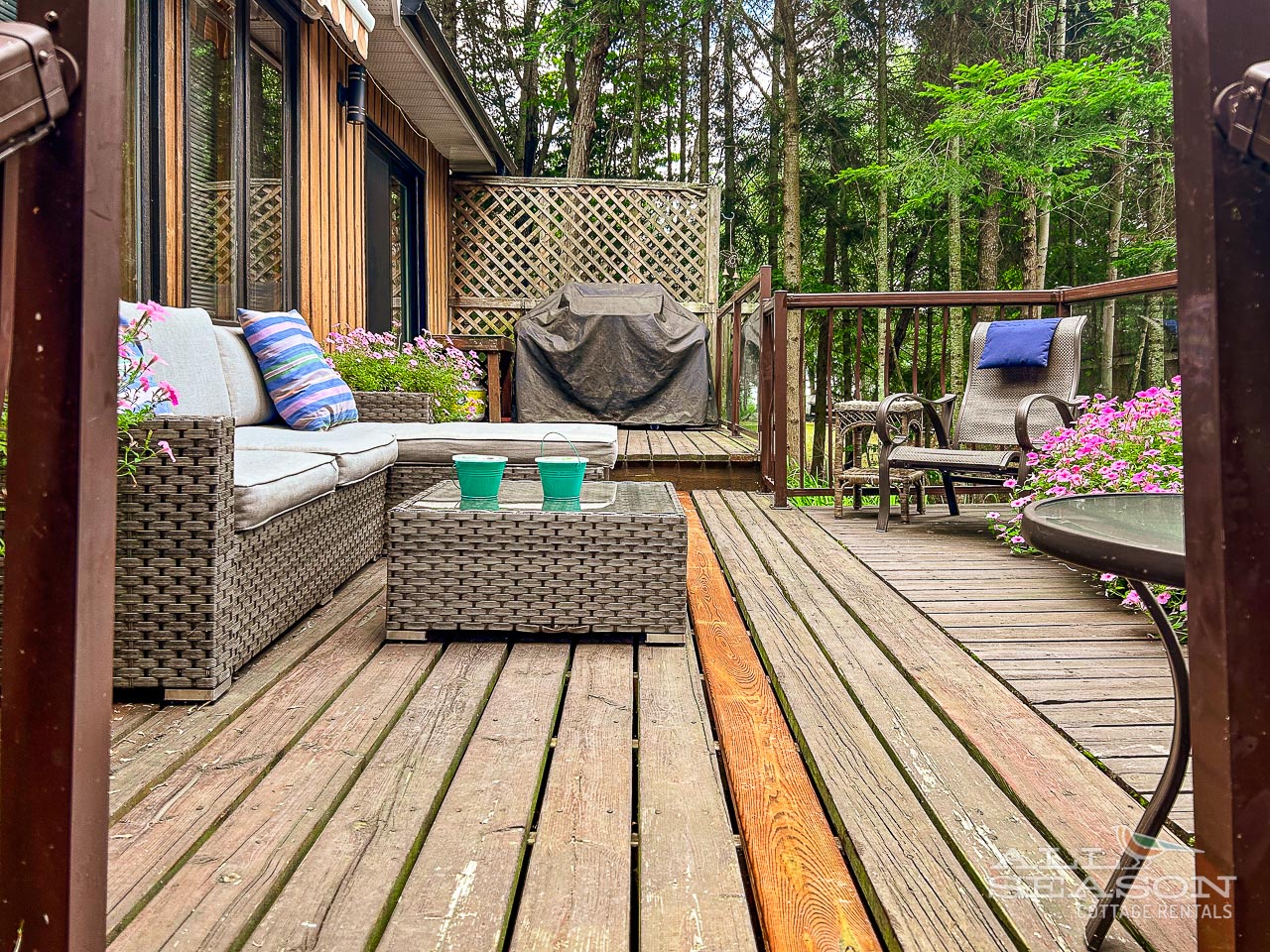 Dockside-Drift-Lake facing deck