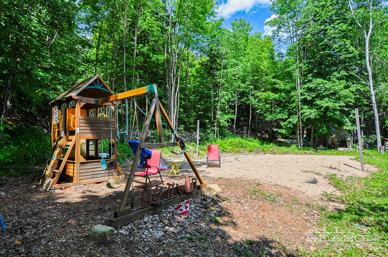 Flagstone_Cottage community playground