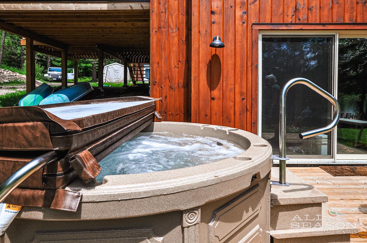 Flagstone_Hot tub
