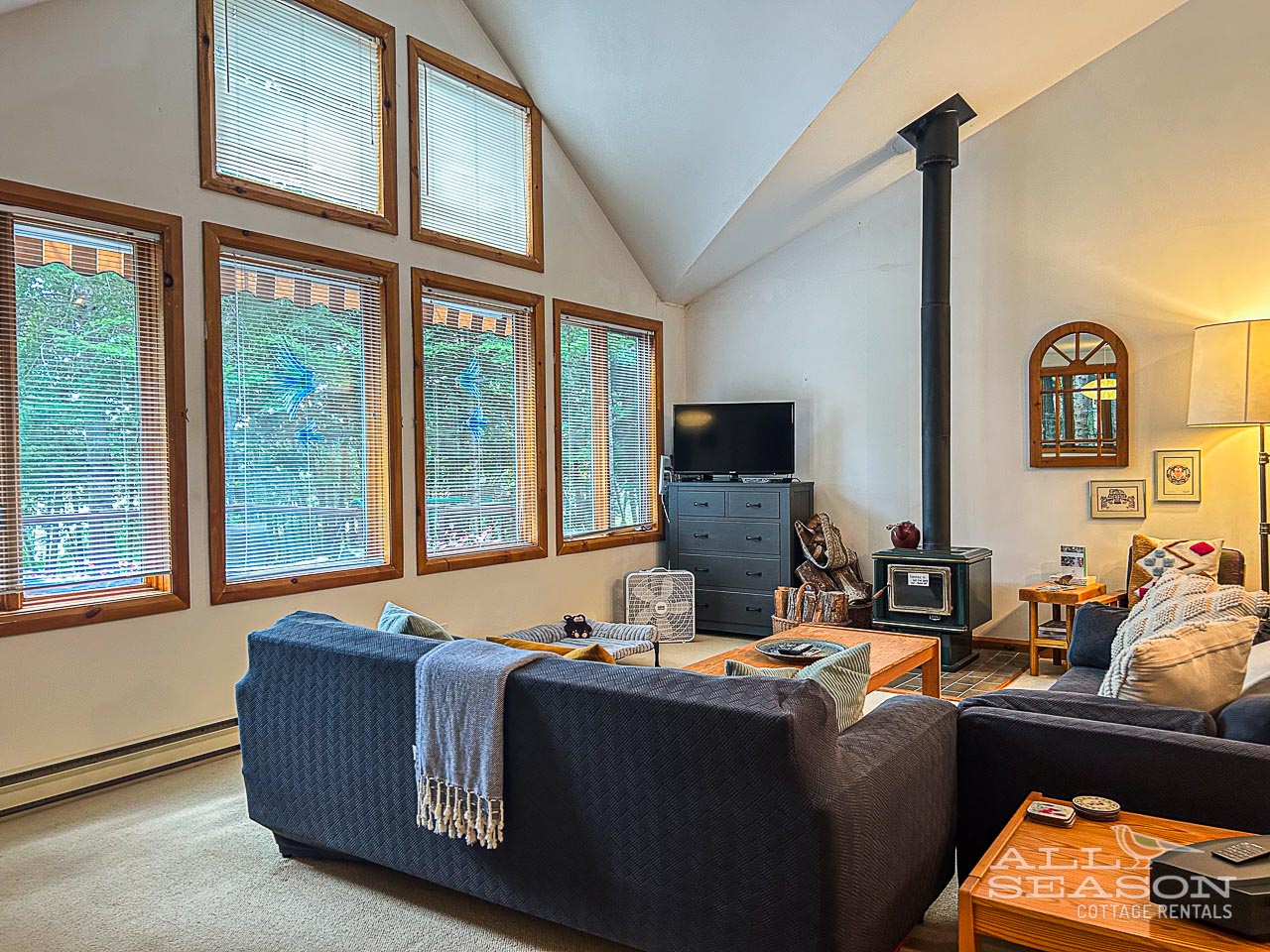 Dockside-Drift-Living room