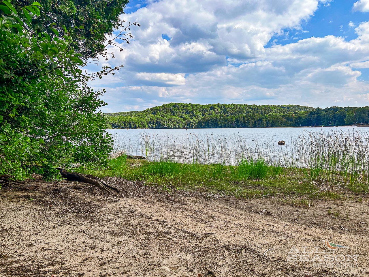 Dockside-Drift-Natural shoreline to the left