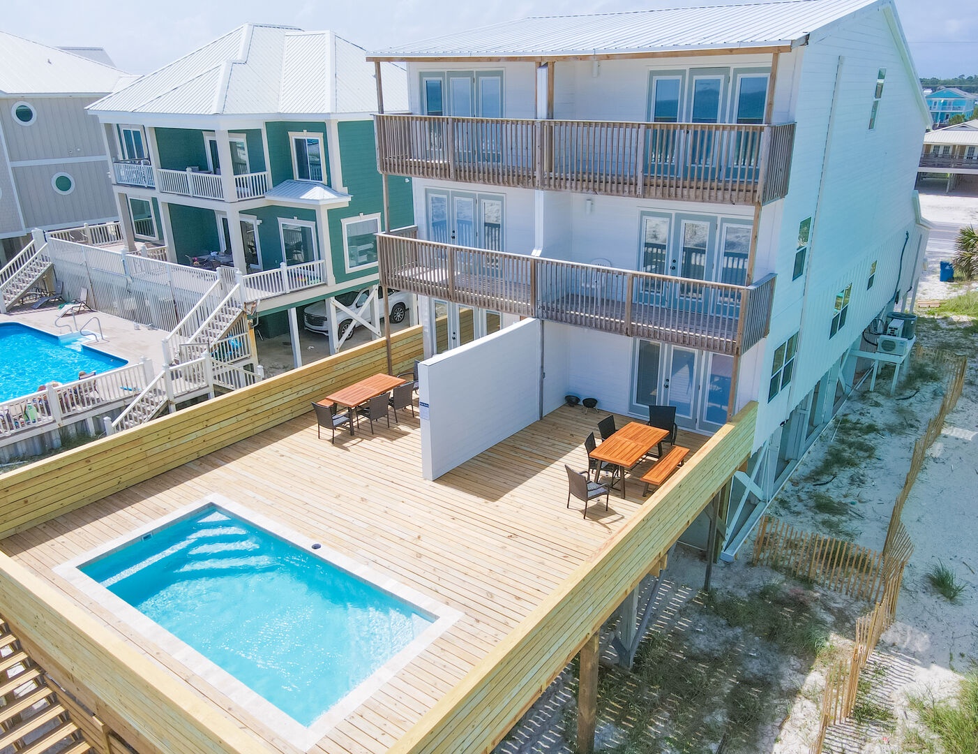 A License to Chill A is the east side of the duplex located on the beach in Gulf Shores