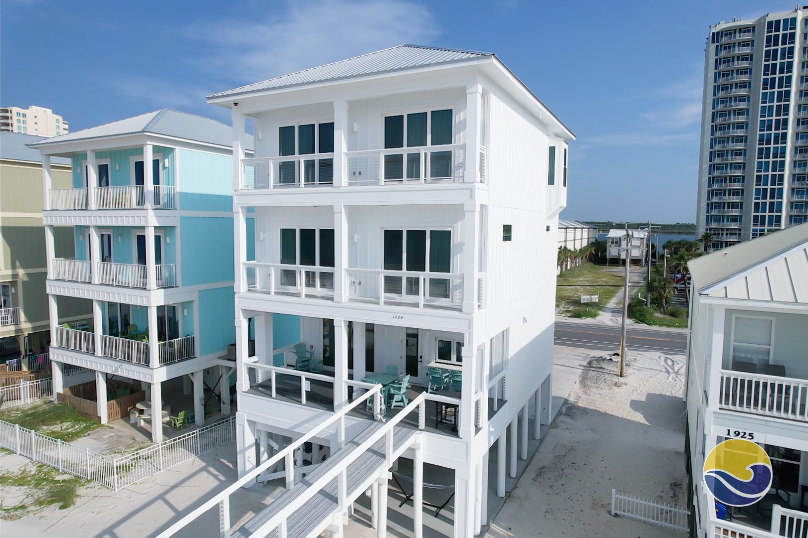 A Beach Paradise is a 3 story home located on West Beach Blvd in Gulf Shores