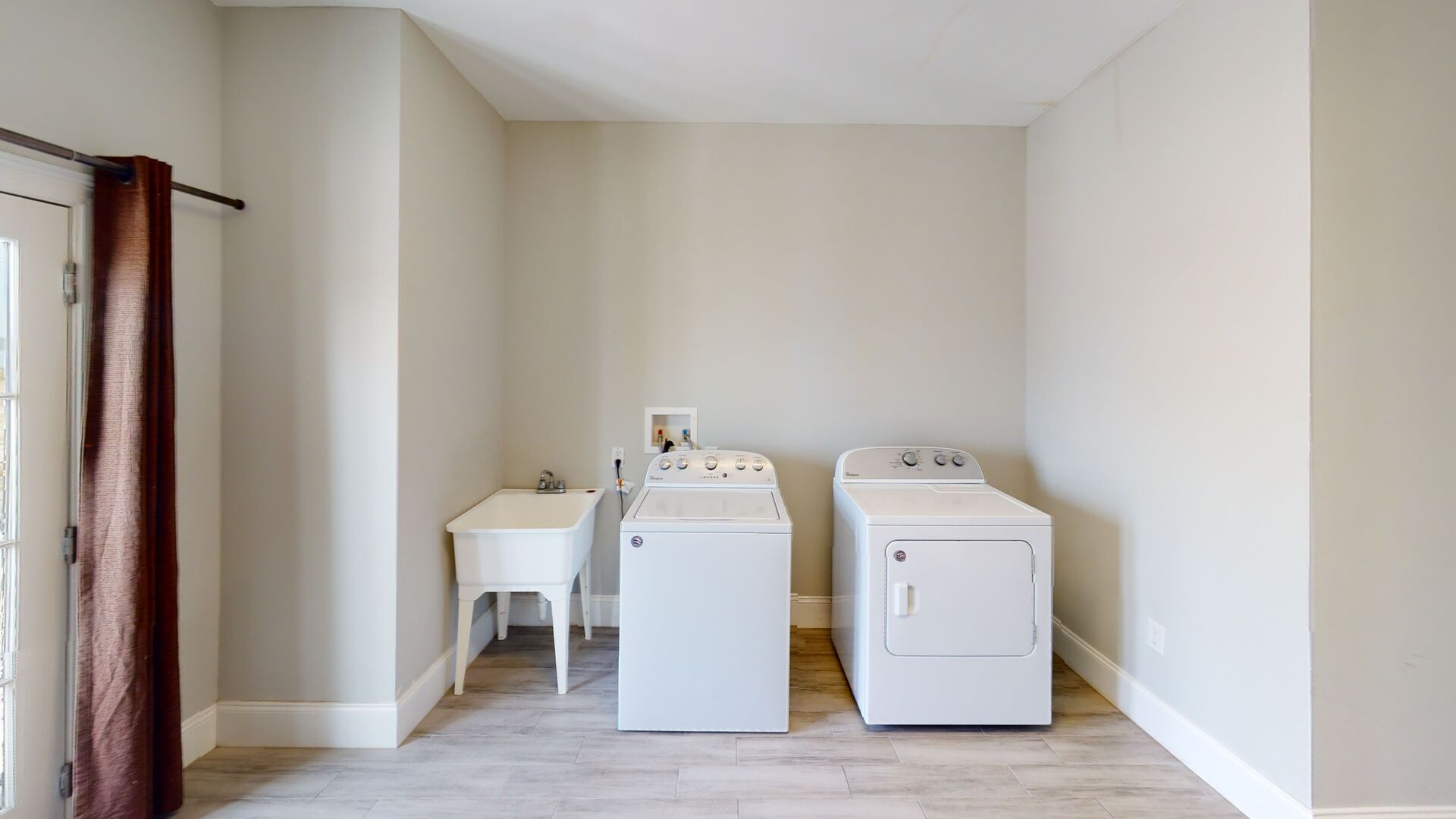 Full size washer dryer and laundry sink