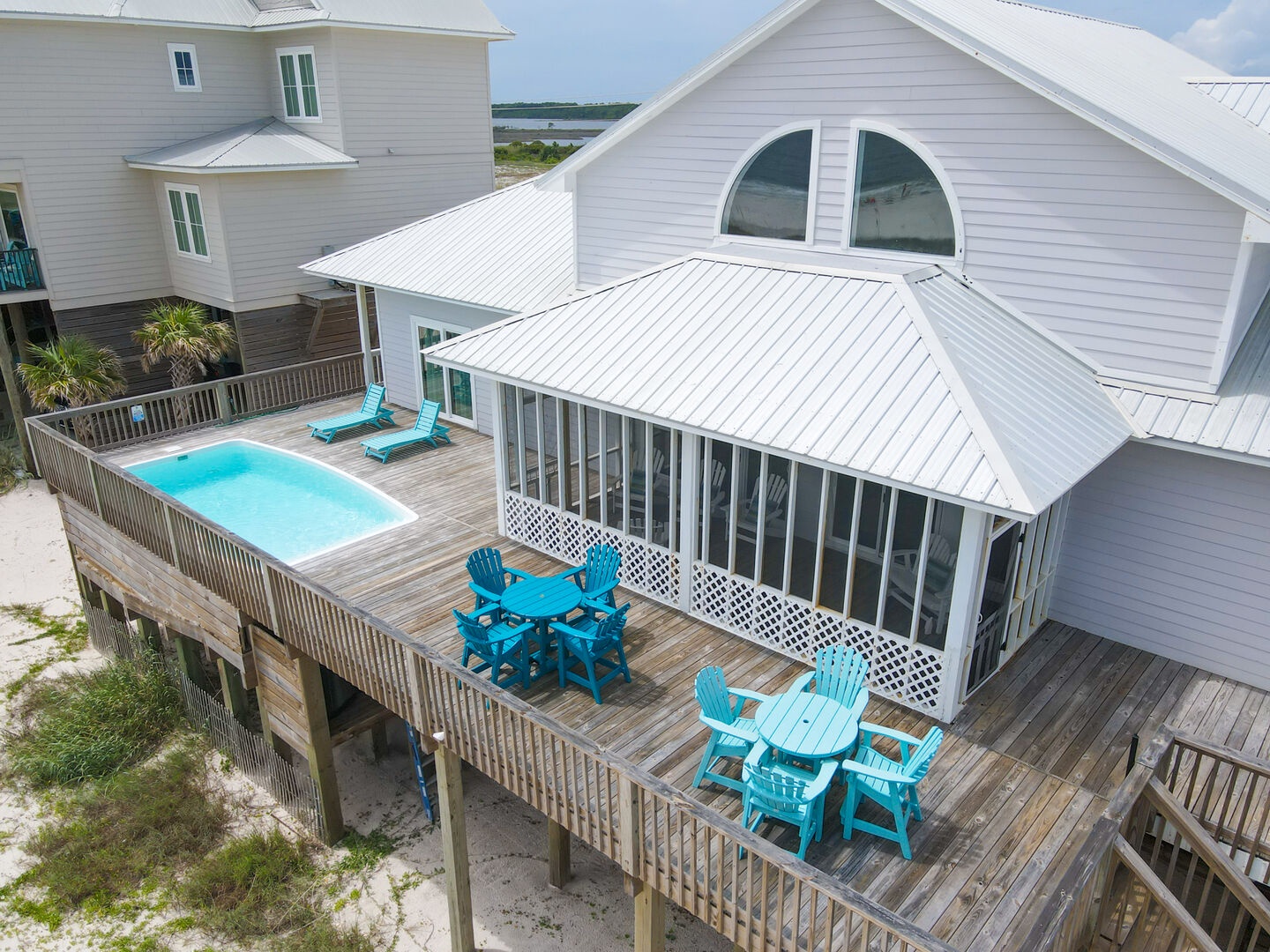 Sand Dollar can sleep up to 18 people and has a screened-in porch