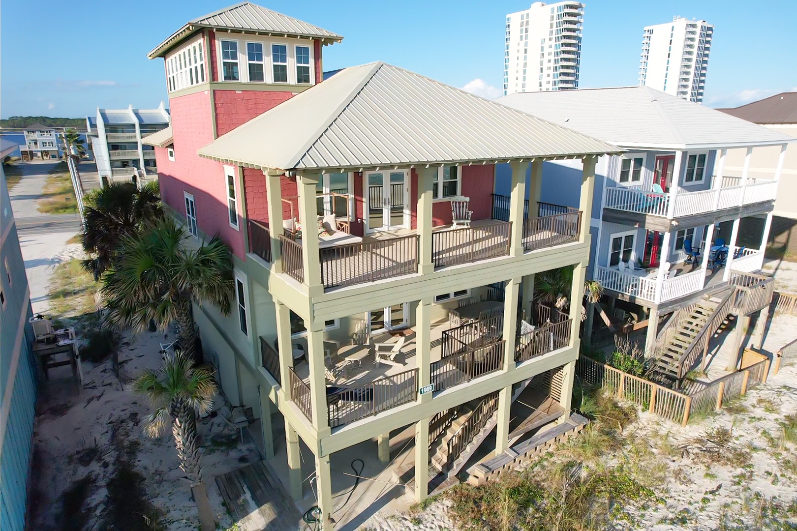 Beach Mouse is a multi-level, pet-friendly home
