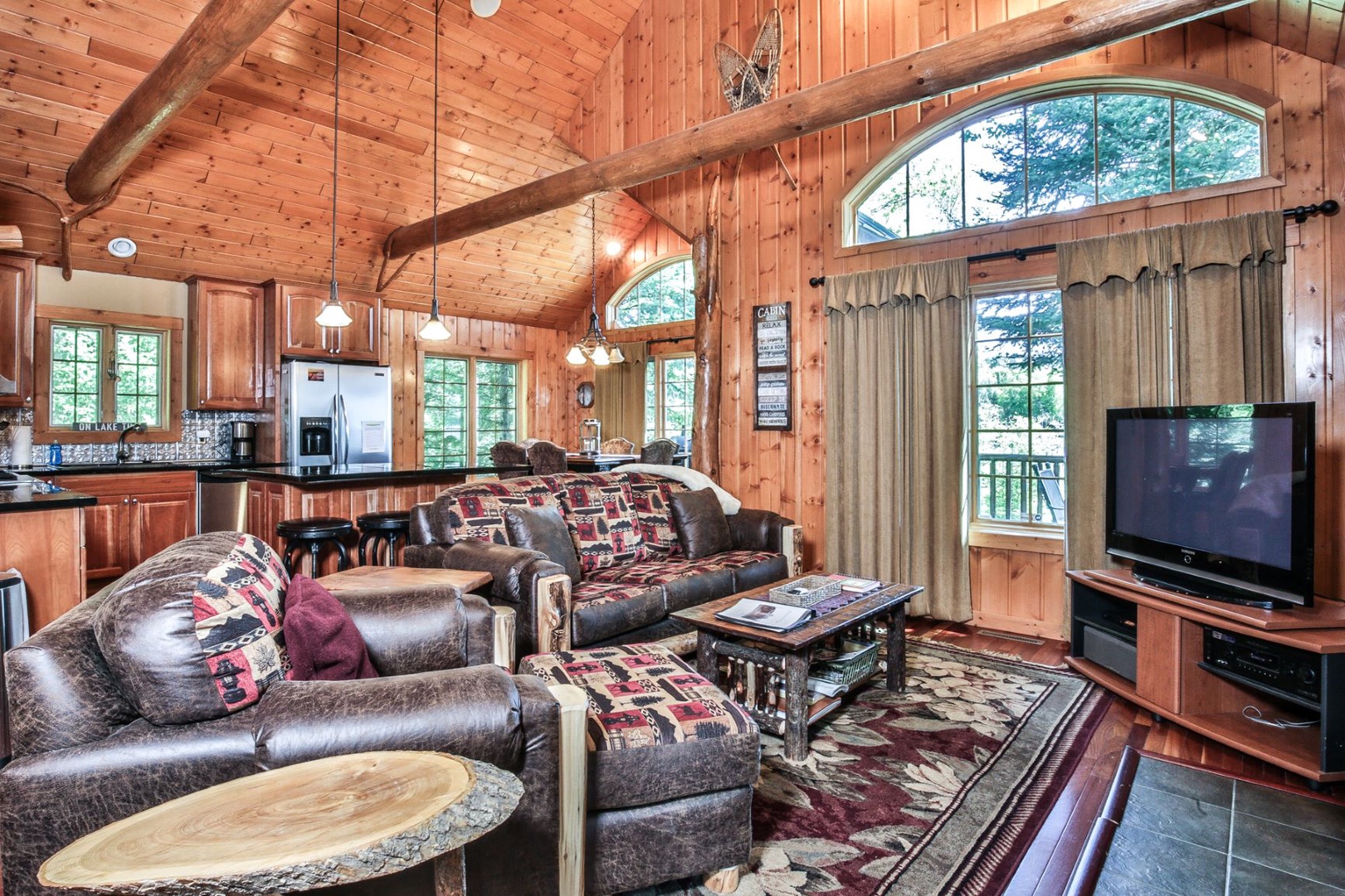 The Log Lodge - Hiller Vacation Homes