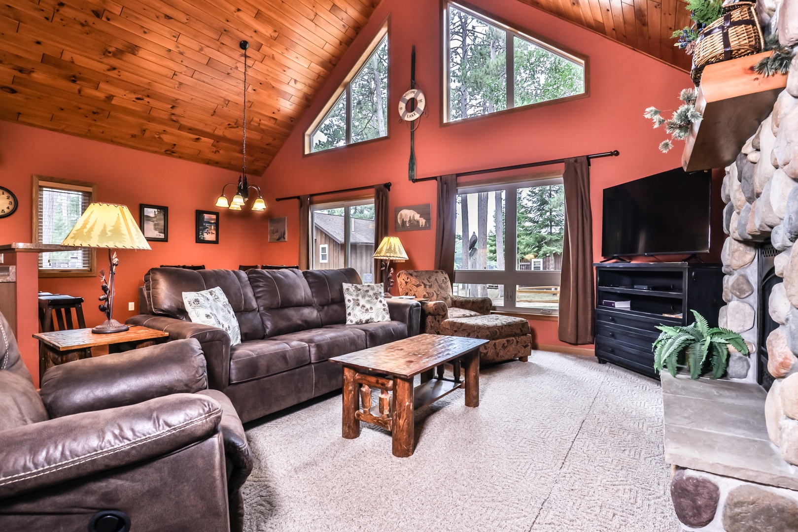 Pinehaven - Elbert's - Hiller Vacation Homes