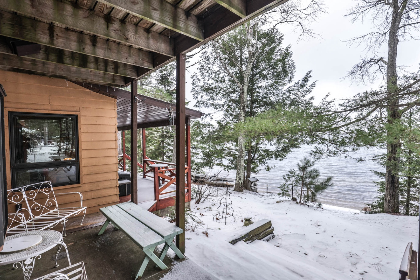 Two Sisters Lakeside Hiller Vacation Homes