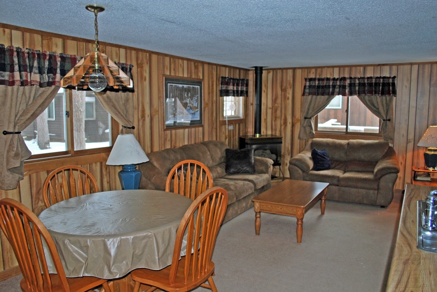 Elm - Elbert's - Hiller Vacation Homes