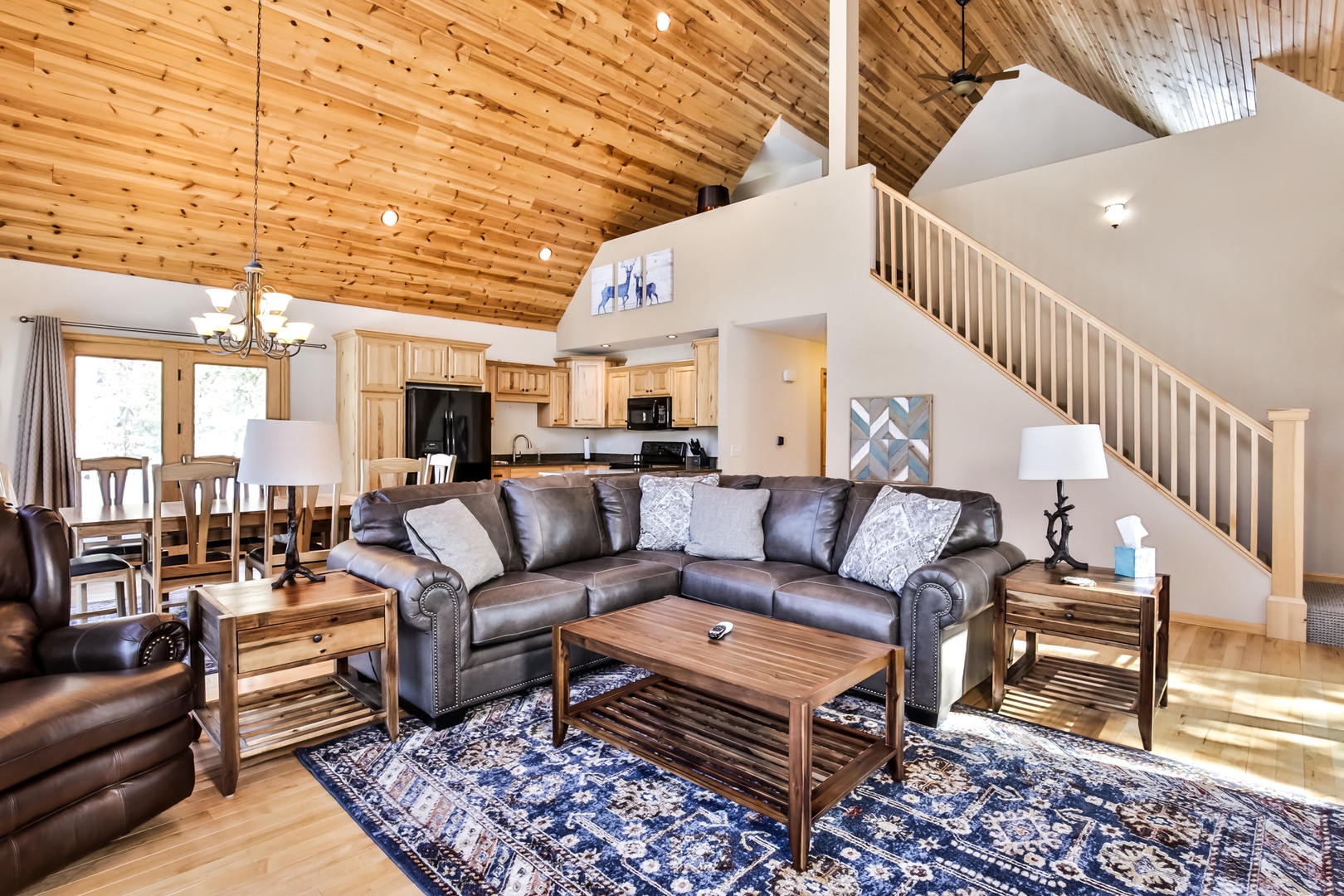 Oak Lane Lake House - Hiller Vacation Homes