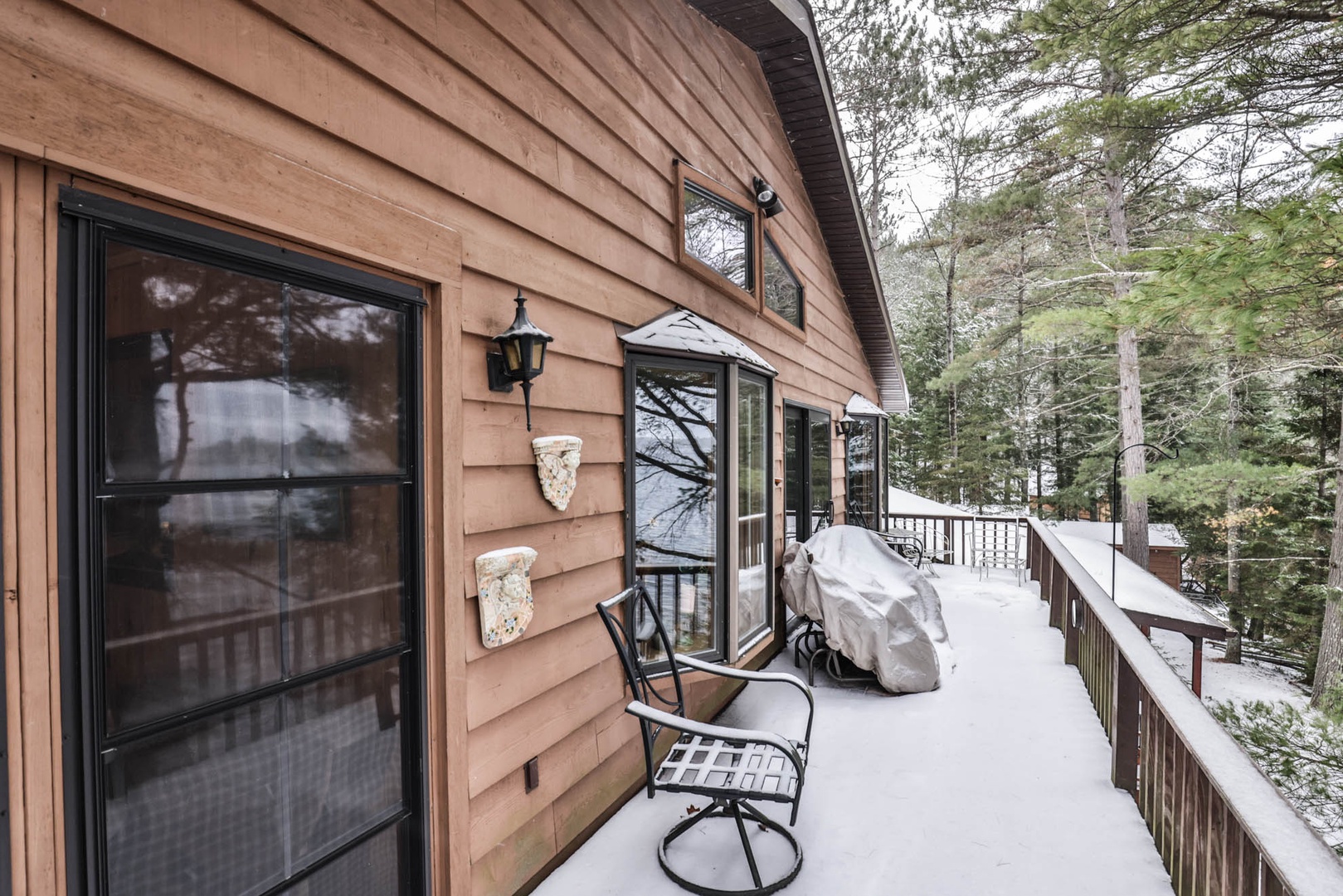 Two Sisters Lakeside Hiller Vacation Homes