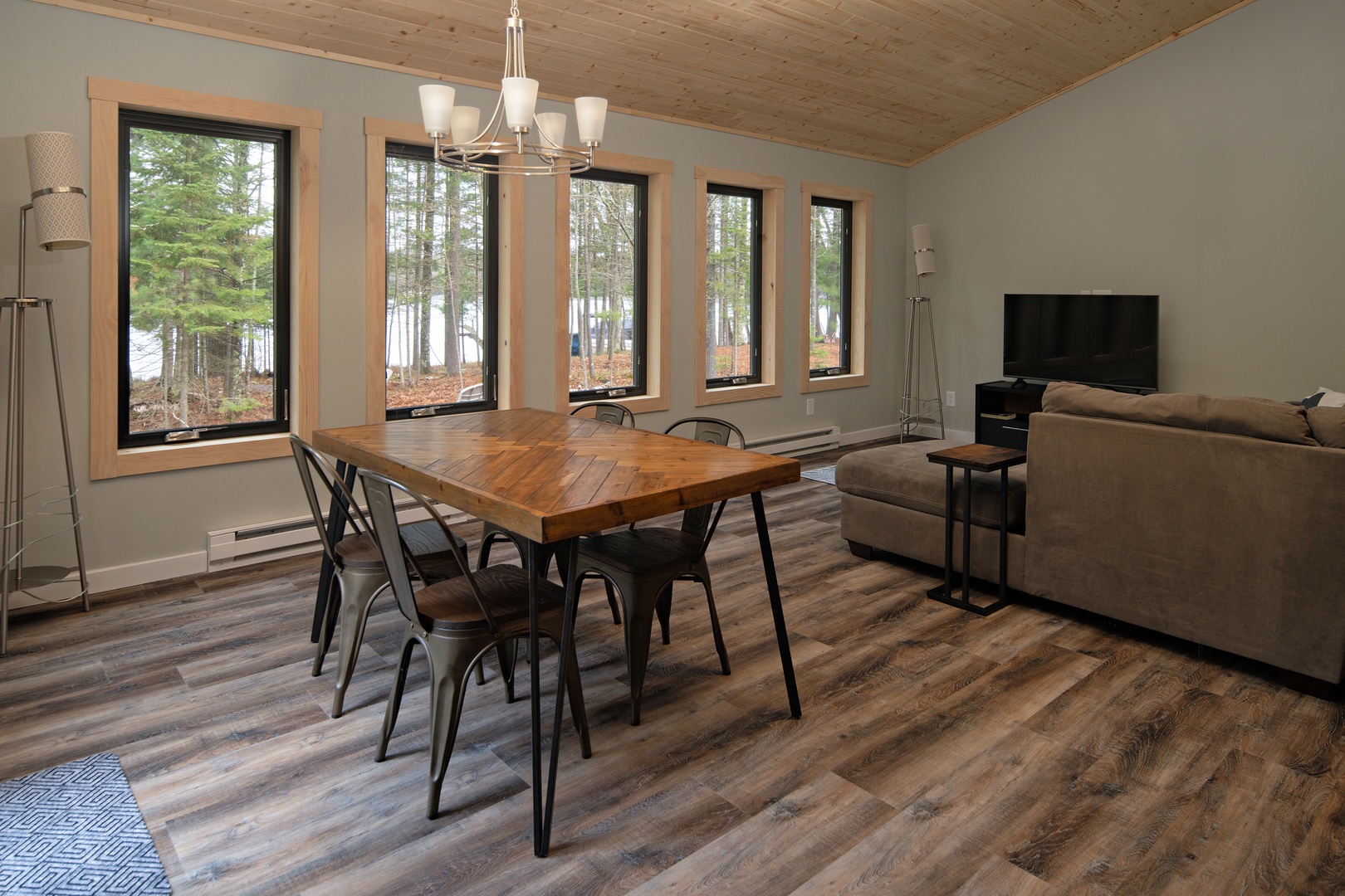 The Dreadnought at Eleanor Lake - Hiller Vacation Homes