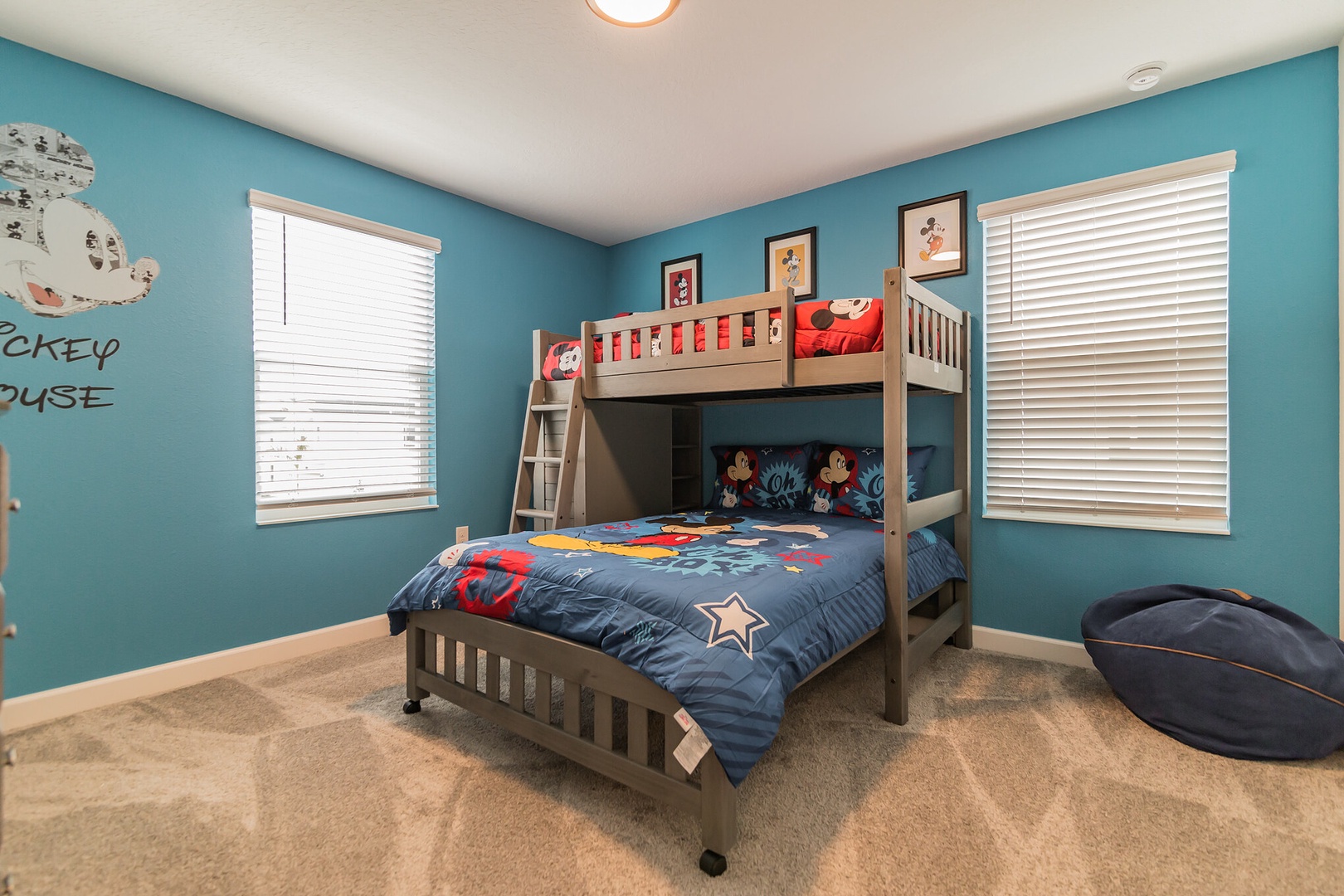 Room #7 Full/ Twin Bunk bed Upstairs