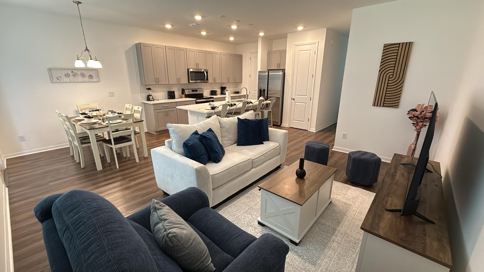 Luxury 3BR Townhome Near Disney | Resort Amenities 371